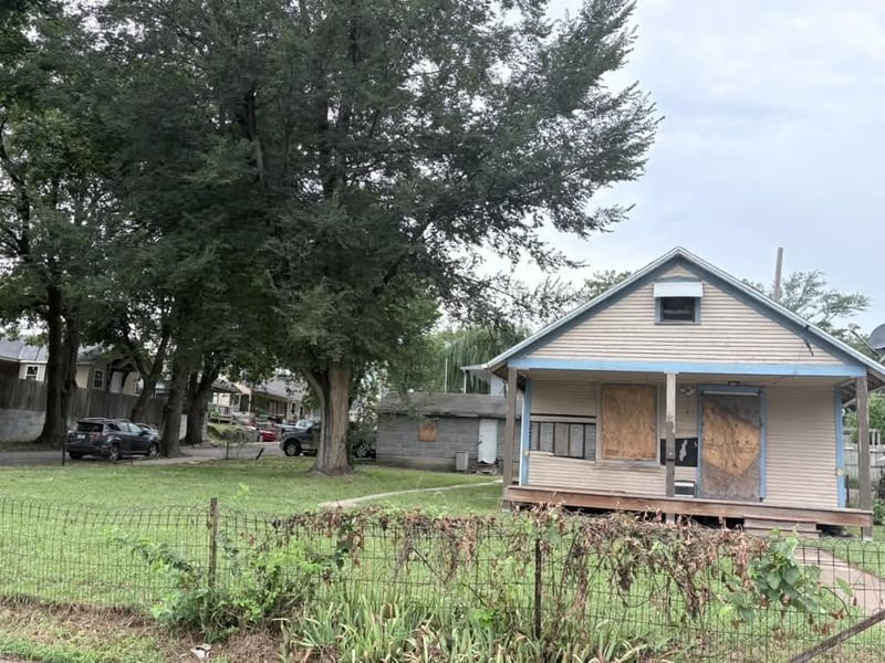 1638 Ewing Ave, Kansas City, MO 64126