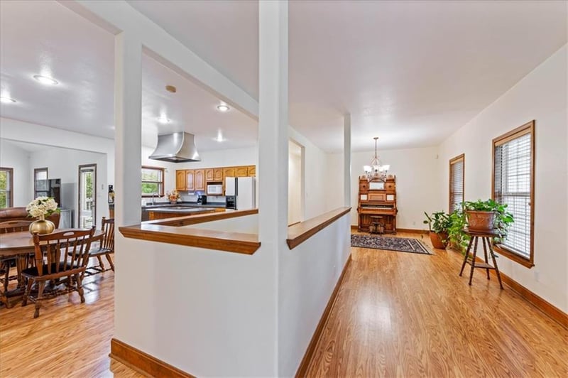15036 Hillside Rd, Leavenworth, KS 66048