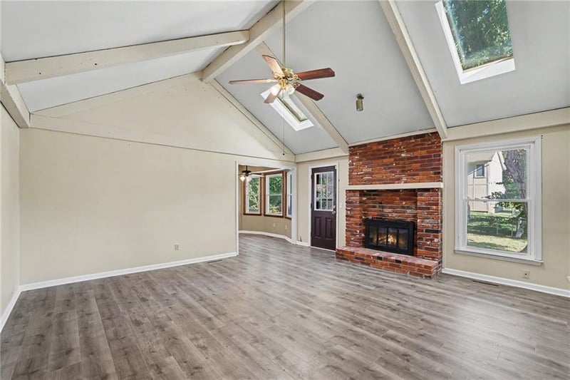 13935 S Cottonwood Dr, Olathe, KS 66062