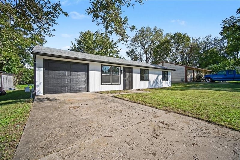 1830 SE 22nd St, Topeka, KS 66605