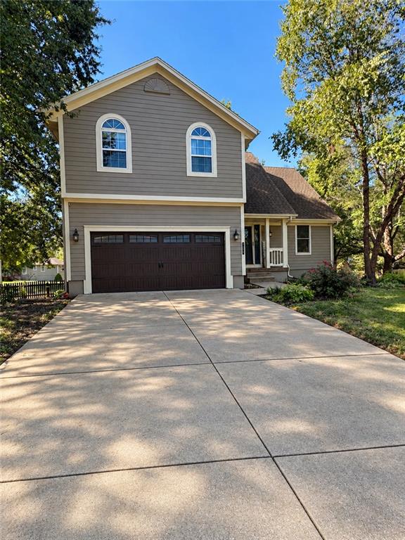 704 Lark St, Raymore, MO 64083