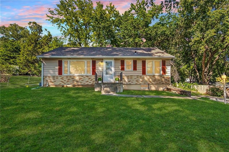 1024 Orchard Ave, Liberty, MO 64068