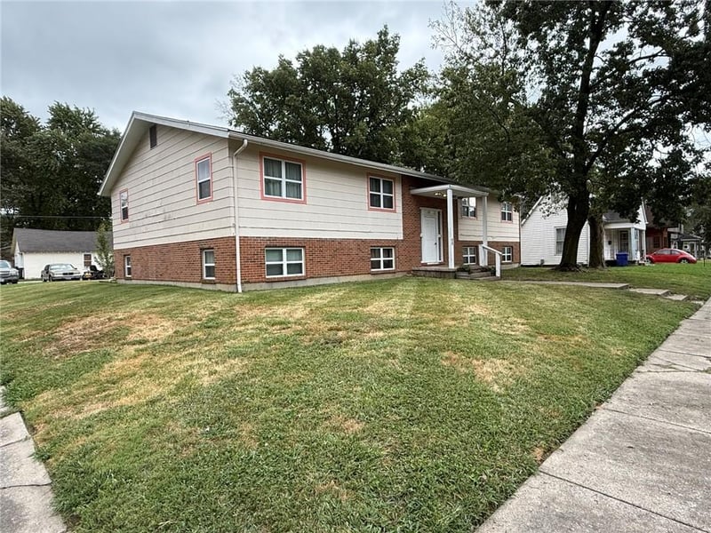 1301 S Ohio Ave, Sedalia, MO 65301