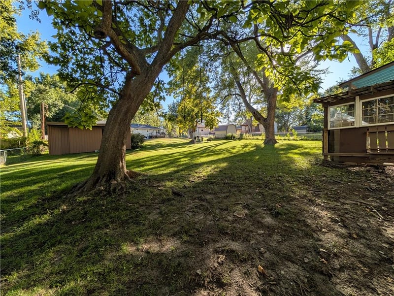819 NE 114th St, Kansas City, MO 64155