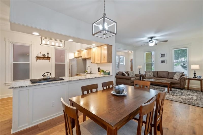3921 Central St, Kansas City, MO 64111