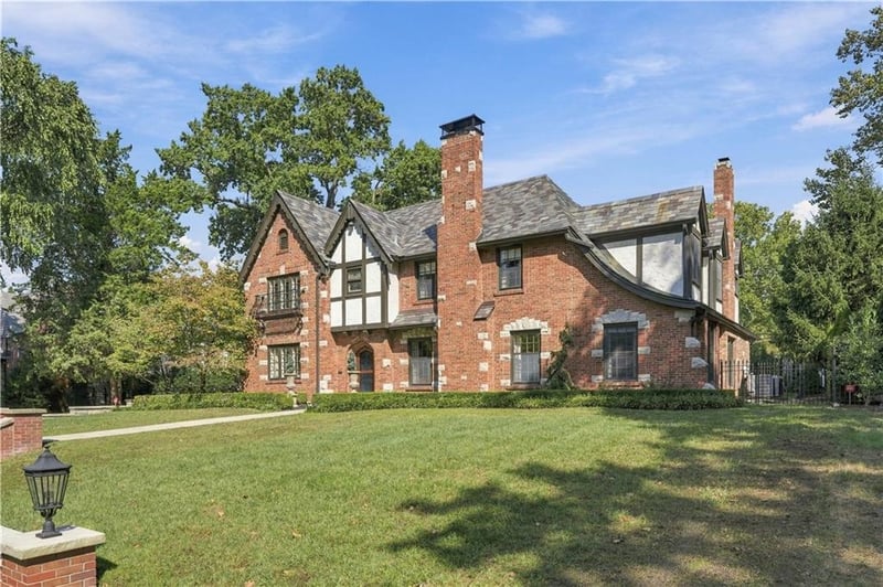 1010 W 65th St, Kansas City, MO 64113