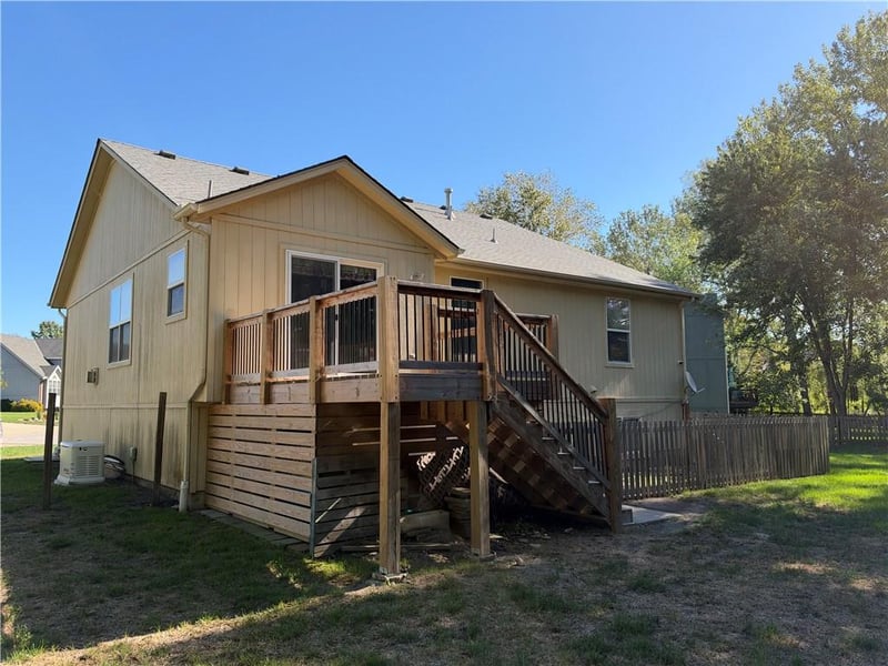 Birchwood Ct, Raymore, MO 64083