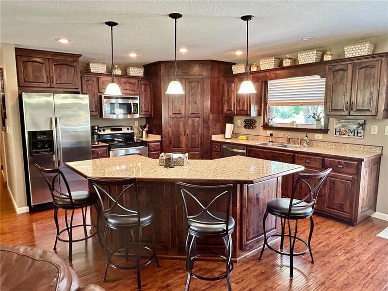 111 Woodcliffe Dr, Oswego, KS 67356