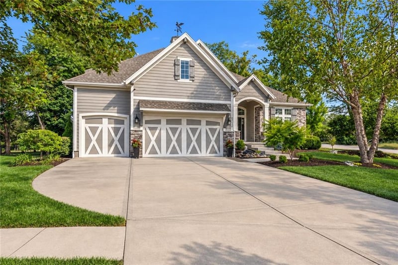 24642 W 121st St, Olathe, KS 66061