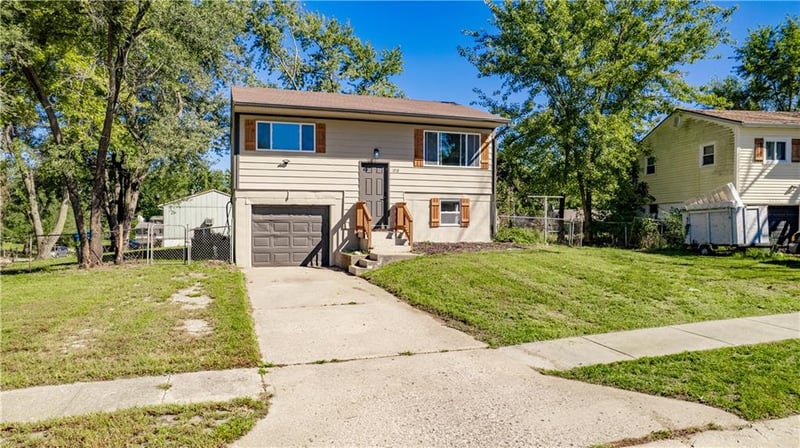 1515 N Osage Trl, Independence, MO 64058