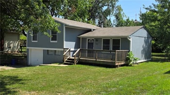 7301 84th Ter NW, Kansas City, MO 64151