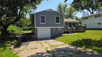 7301 84th Ter NW, Kansas City, MO 64151