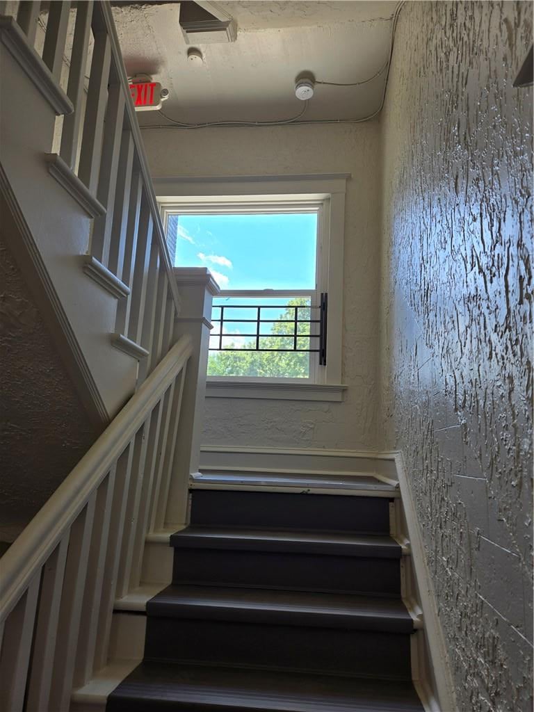 2333 Lister Ave, Kansas City, MO 64127
