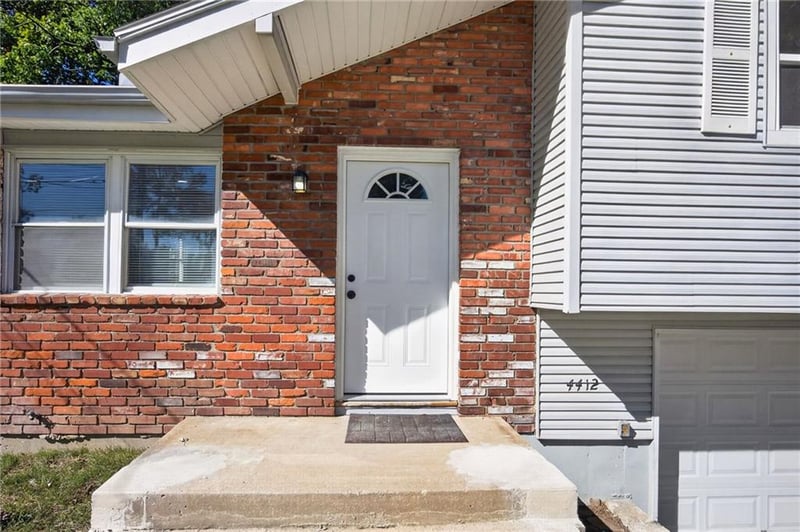 4412 N Olive St, Kansas City, MO 64116