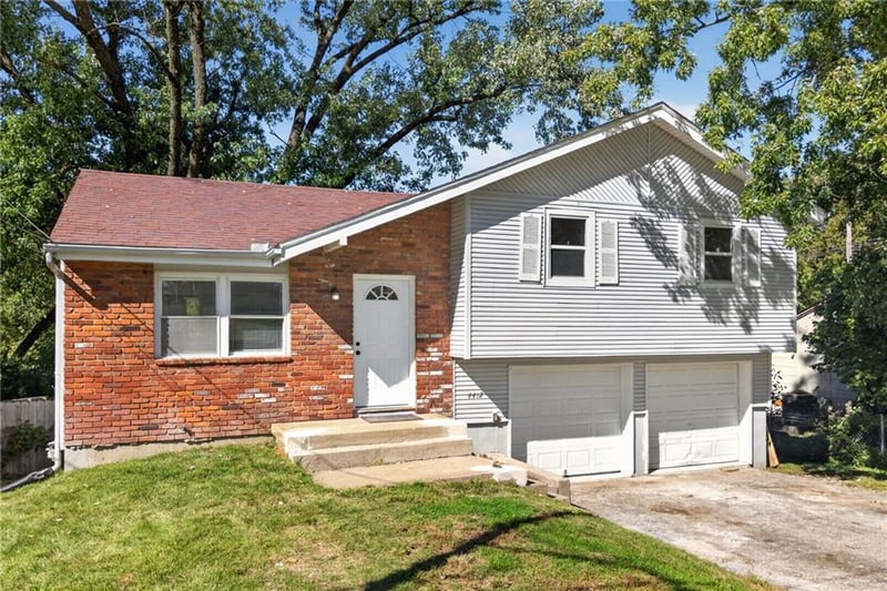 4412 N Olive St, Kansas City, MO 64116