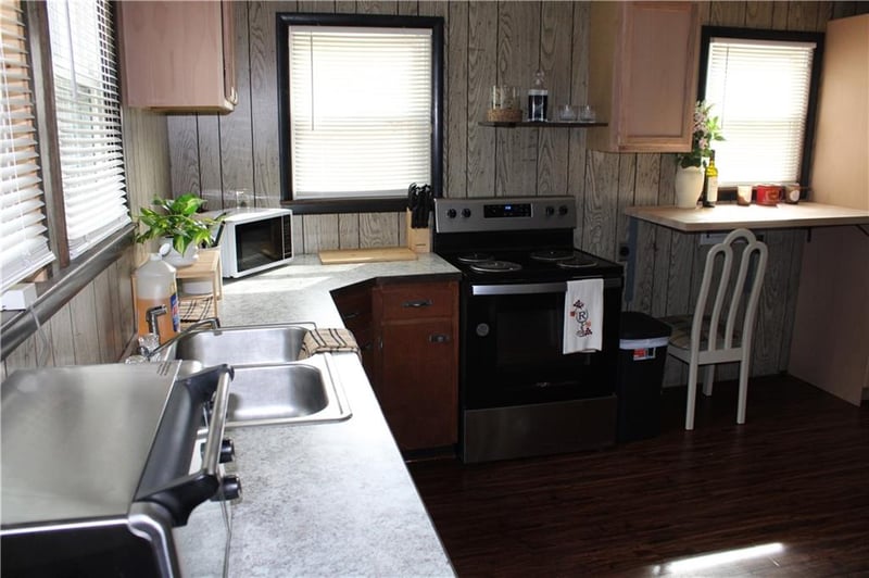 106 E Carlton St, Pittsburg, KS 66762