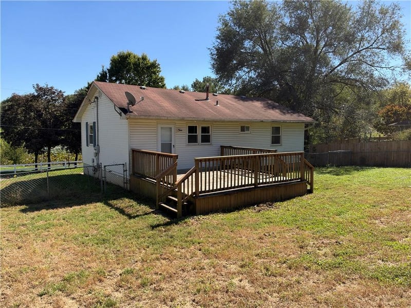 807 S 23rd Ter, Lexington, MO 64067