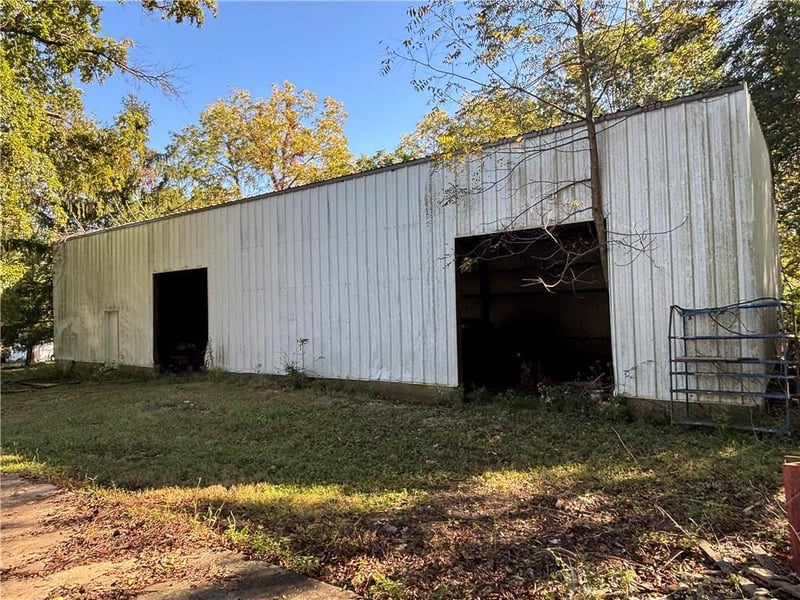 11905 Little Blue Rd, Kansas City, MO 64133