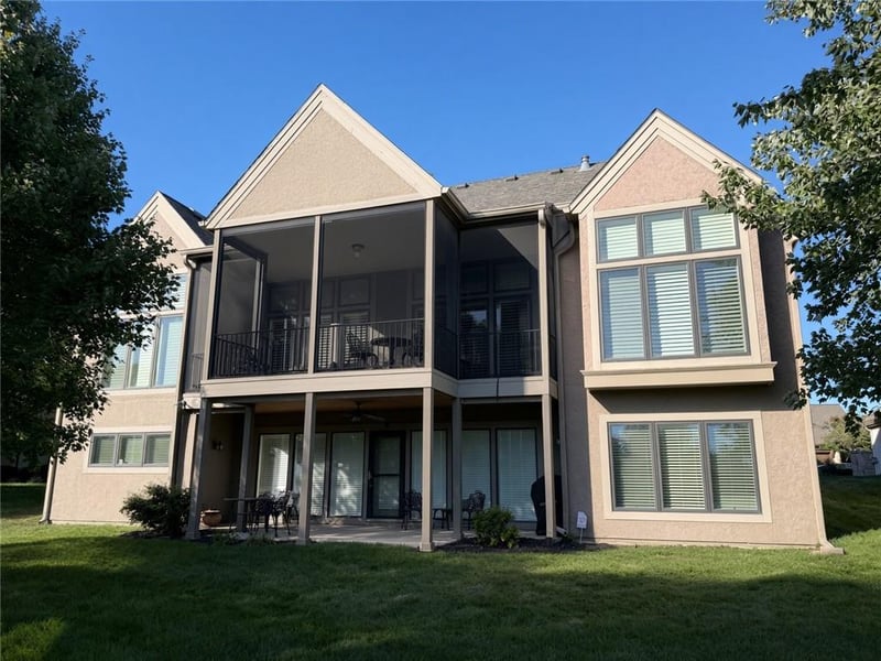 6105 W 147th St W, Overland Park, KS 66223