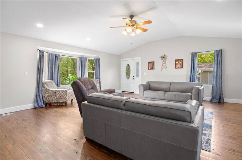 10908 S Outer Belt Rd, Lone Jack, MO 64070