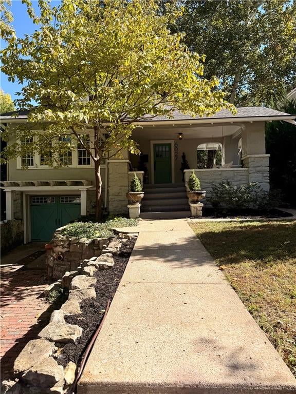 6027 Brookside Blvd, Kansas City, MO 64113