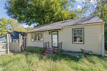 6411 Walrond Ave, Kansas City, MO 64132