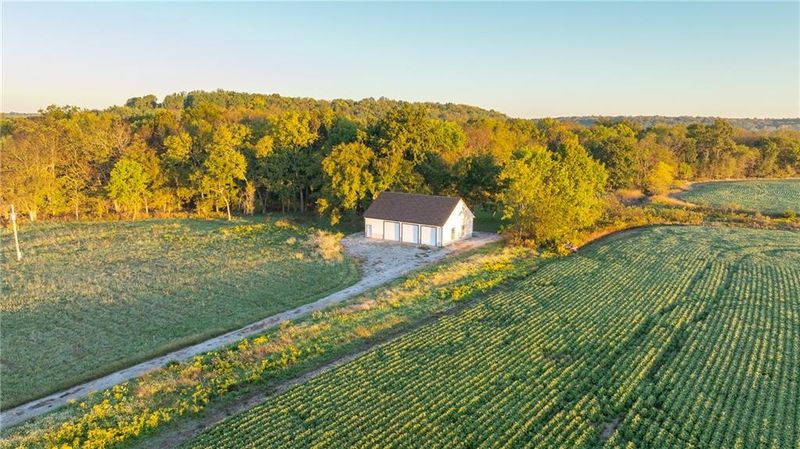 18498 E 1600 Rd, Pleasanton, KS 66075
