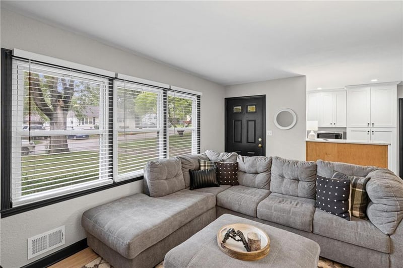 509 NW Central St, Lee's Summit, MO 64063