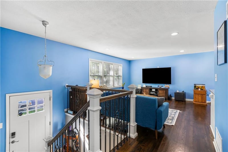 10310 W 89th St, Overland Park, KS 66214