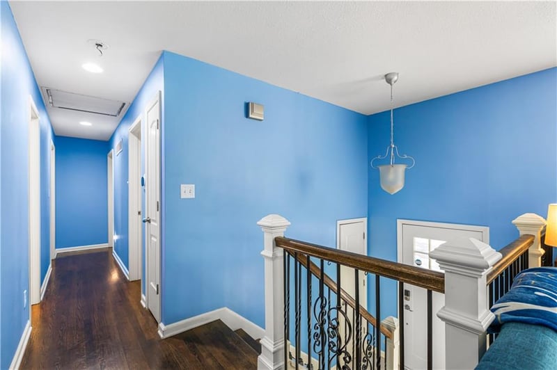 10310 W 89th St, Overland Park, KS 66214