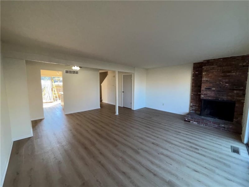 11261 Calico Dr, Kansas City, MO 64137