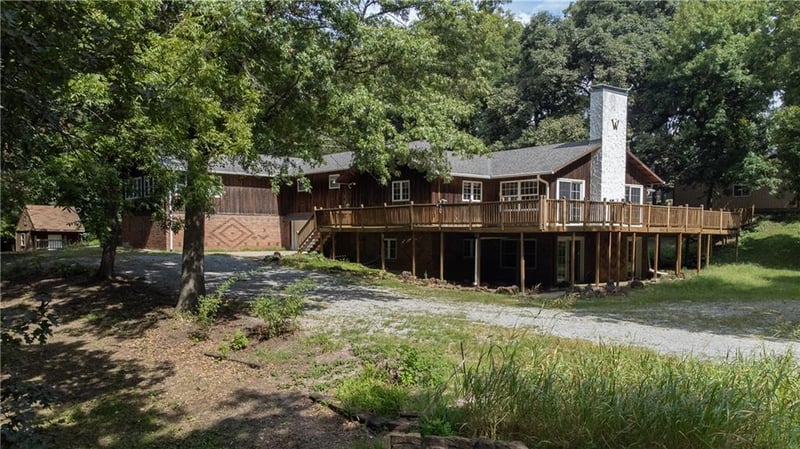 3802 Christine Dr, St Joseph, MO 64503