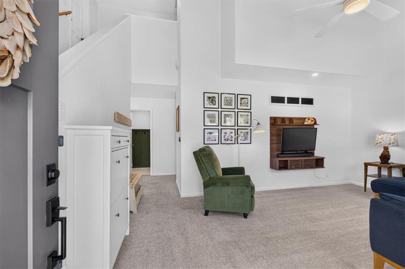 1318 Tall Grass Ct, Eudora, KS 66025