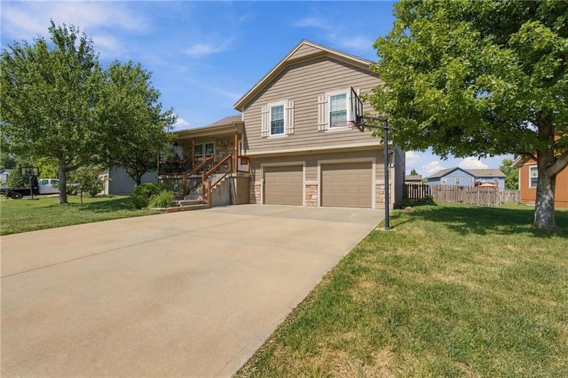 16749 Ingalls St, Gardner, KS 66030