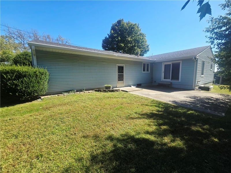 412 Rainbow Dr, Rock Port, MO 64482