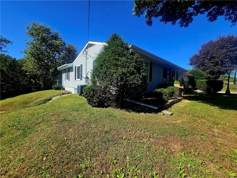412 Rainbow Dr, Rock Port, MO 64482