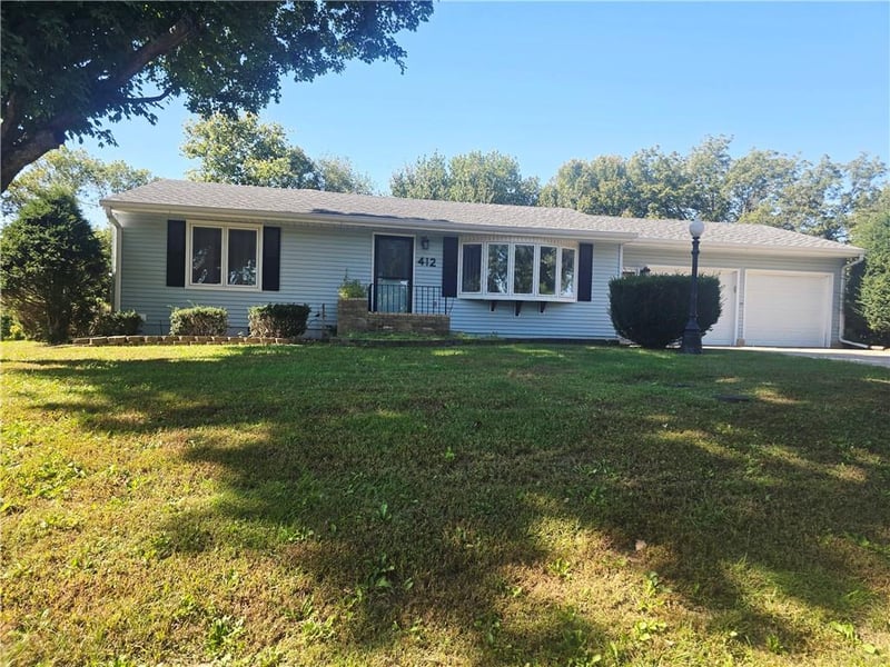 412 Rainbow Dr, Rock Port, MO 64482