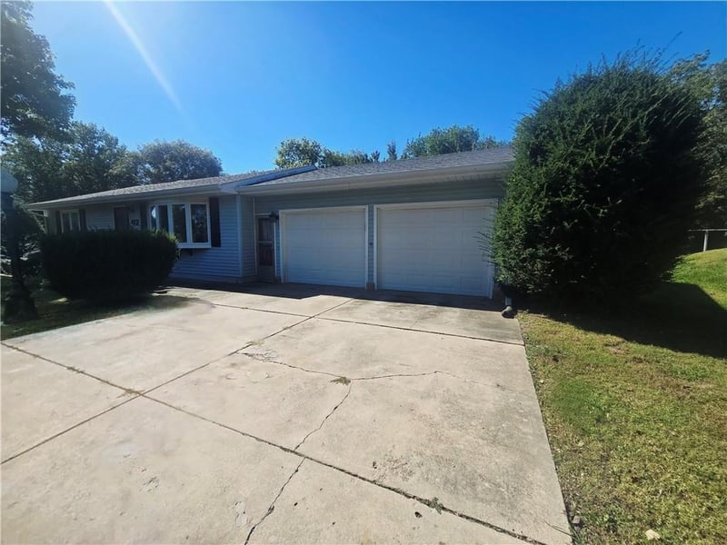 412 Rainbow Dr, Rock Port, MO 64482