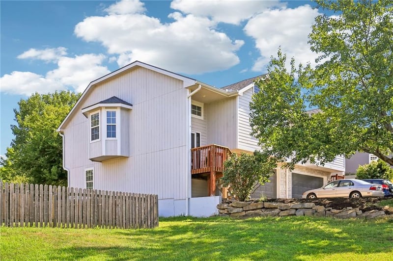4934 Stoneback Pl, Lawrence, KS 66047