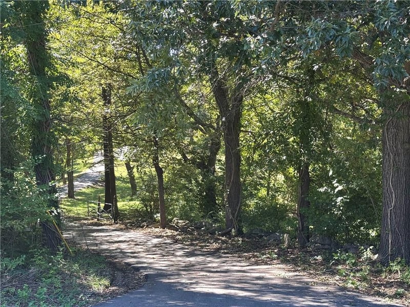 13601 Rickey Rd, Kansas City, MO 64133