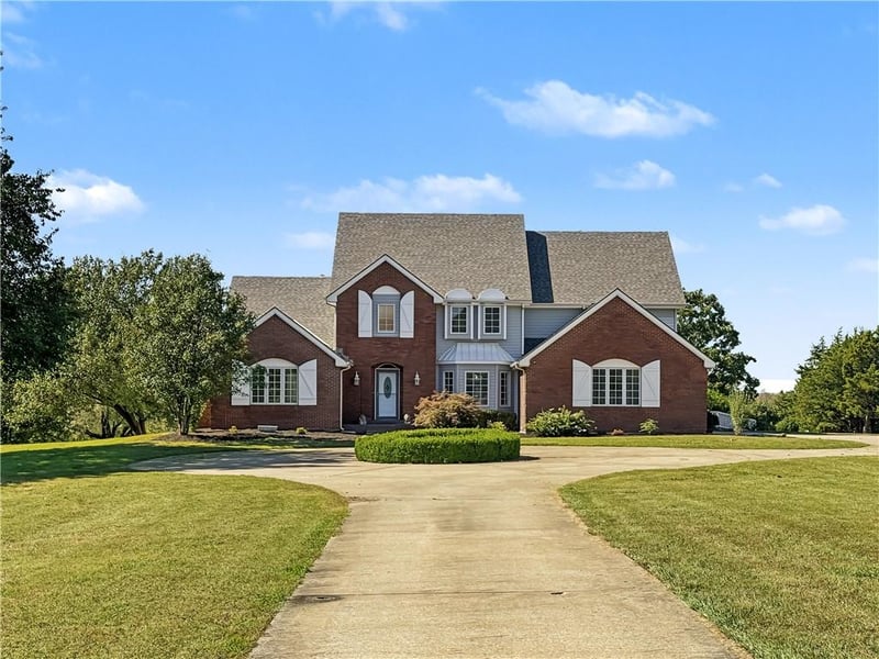 1071 E 1400 Rd, Lawrence, KS 66046