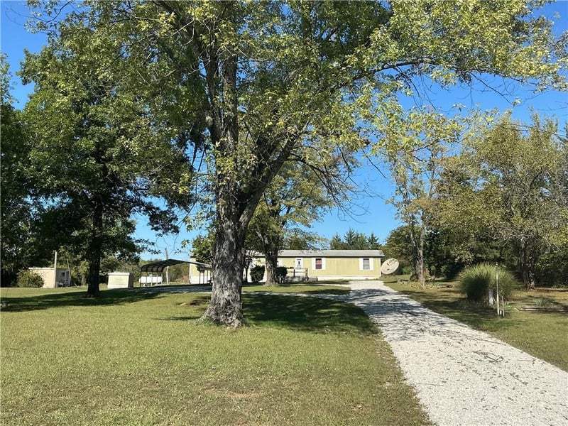 2125 Riley Rd, Ottawa, KS 66067