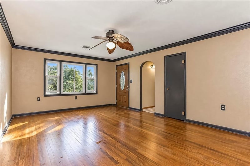 412 14th St, Osawatomie, KS 66064
