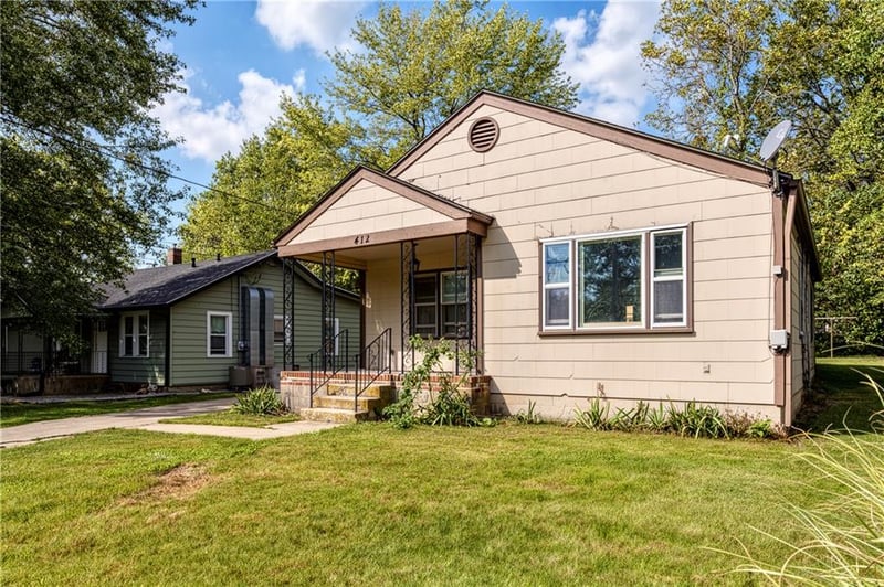 412 14th St, Osawatomie, KS 66064