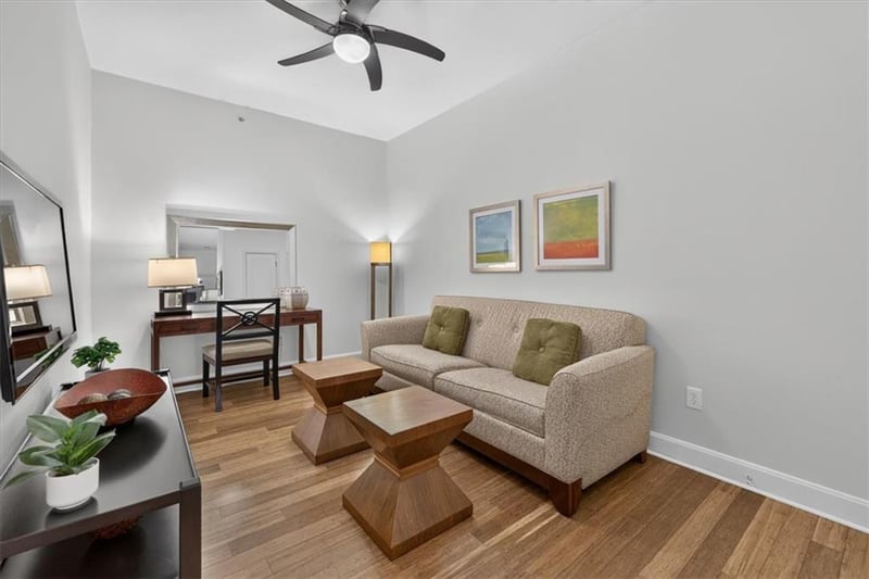 4521 Wornall Rd #106, Kansas City, MO 64111