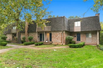 1824 E 97th St, Kansas City, MO 64131