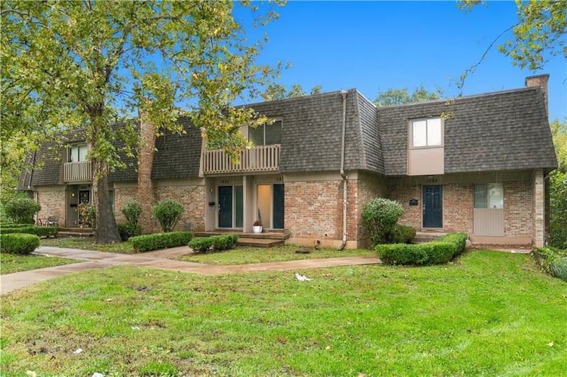 1824 E 97th St, Kansas City, MO 64131