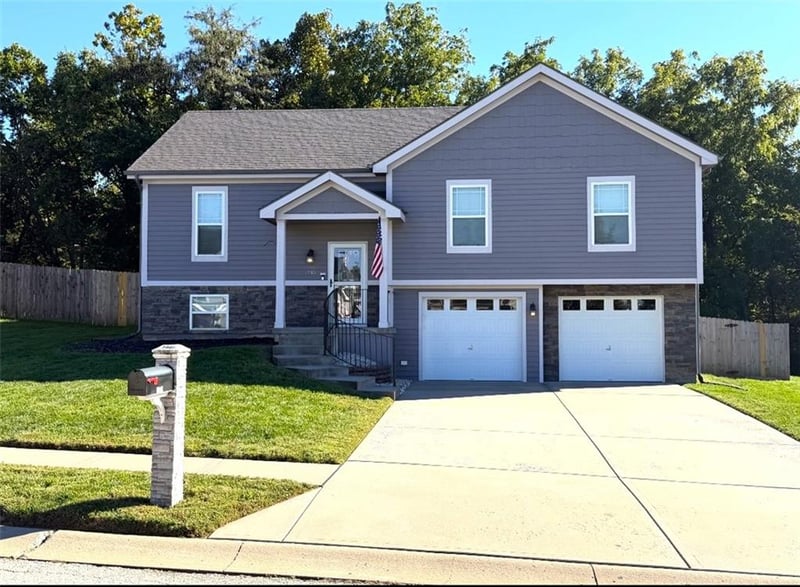 1915 Shirley Ct, Liberty, MO 64068