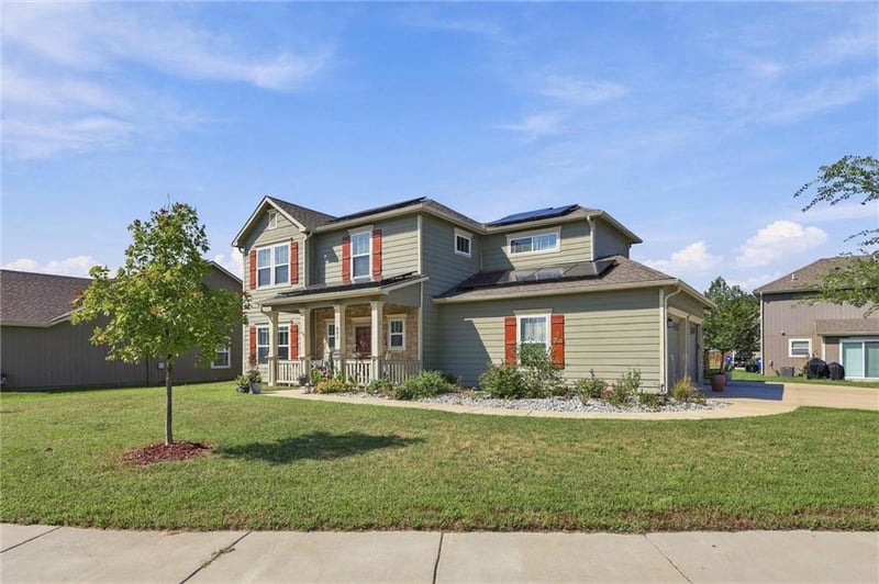 902 W 30th Ter, Lawrence, KS 66046
