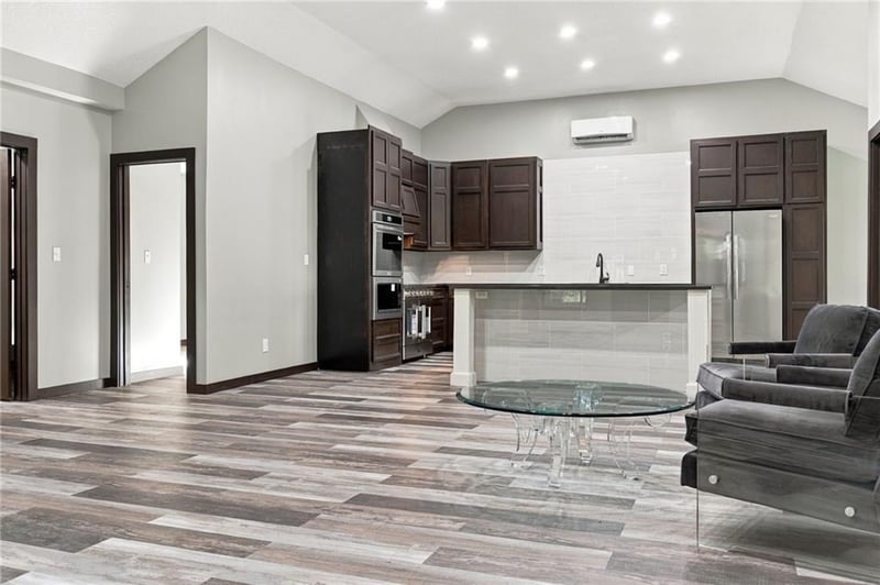735 E Devon St, Independence, MO 64055